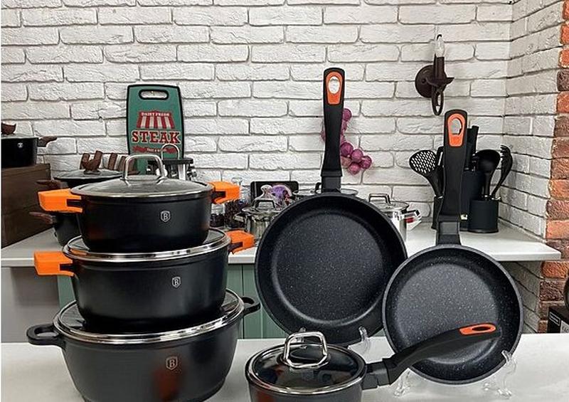 506418612 puodų komplektas, 10 dalių BH/1111N