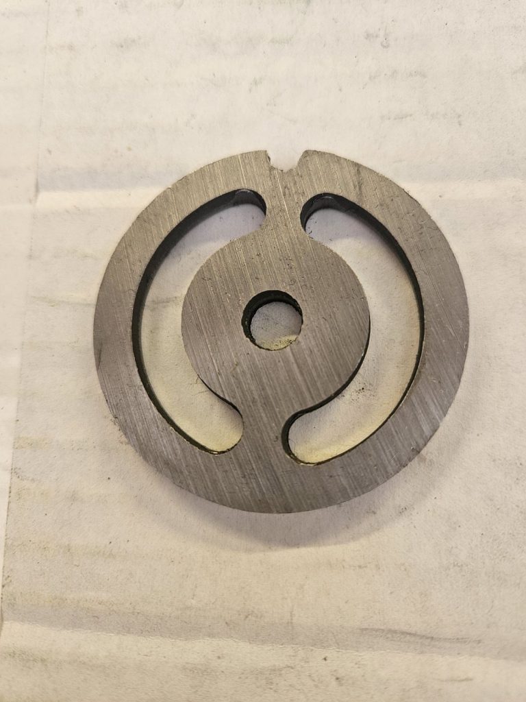 Mėsmalės tinklelis 53 mm su 8 mm angomis – idealus pasirinkimas stambiam malimui