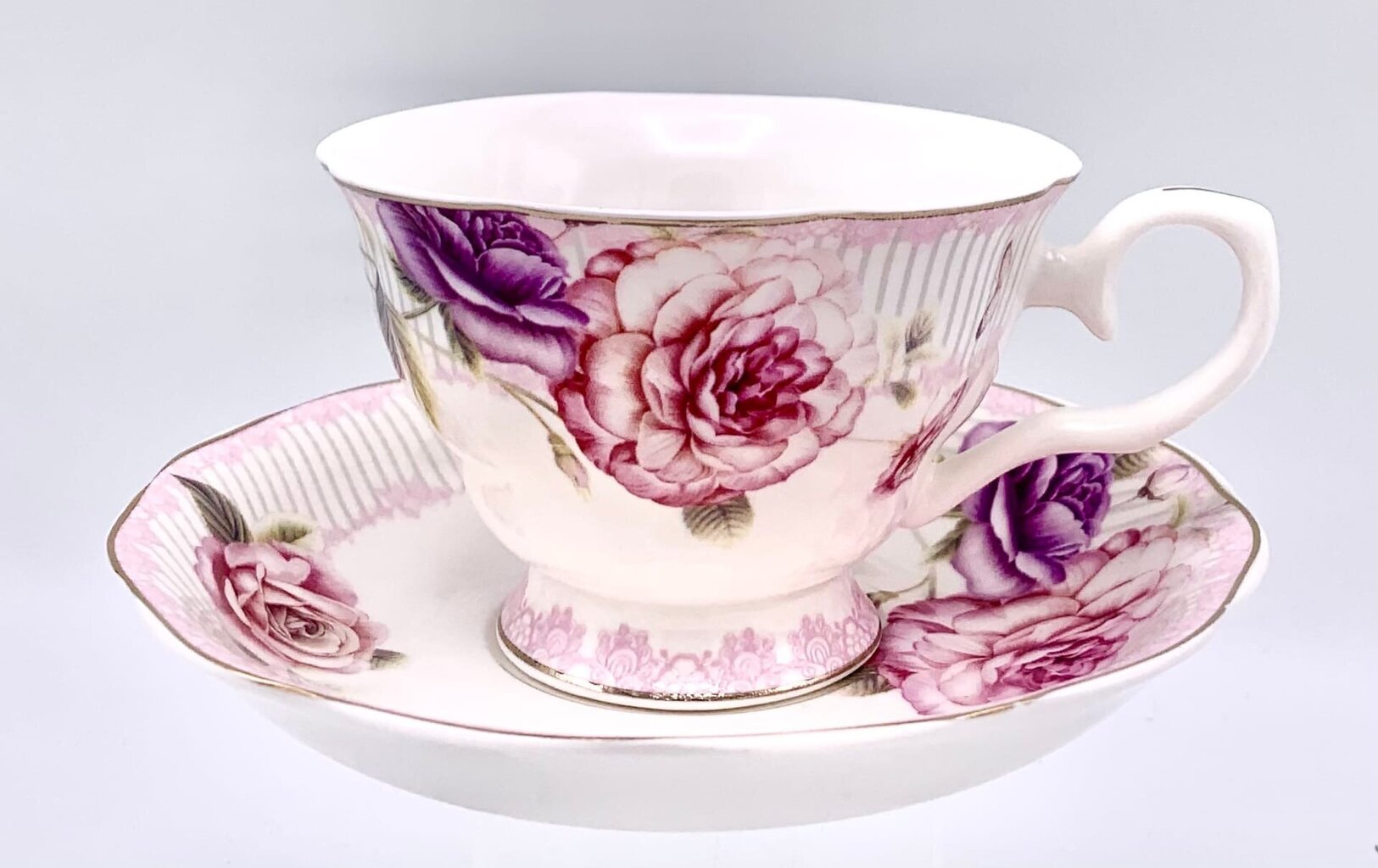 puodelis-su-lekstute-1-vnt-220-ml_reference-1 Portselanist tass ja alustass (1-le), 220 ml (Assortii) - Image 1