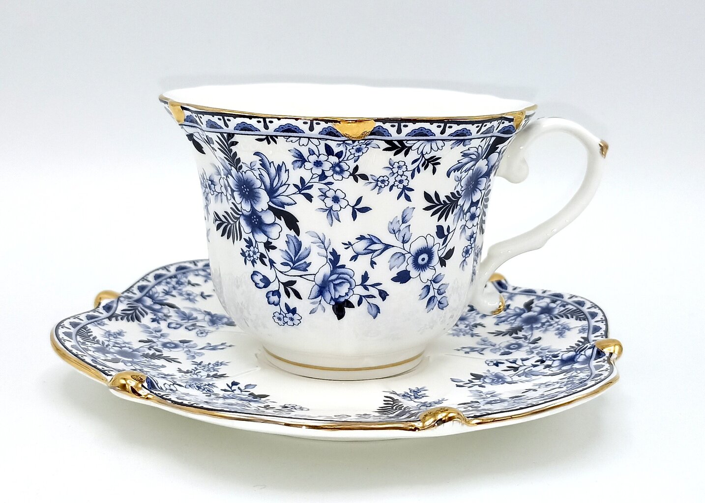 puodeliu-ir-leksciu-rinkinys-220-ml-72ad2_reference Portselanist tasside ja alustasside komplekt, 12 osa (6 inimesele), 220 ml (kinkekarbis) - Image 1